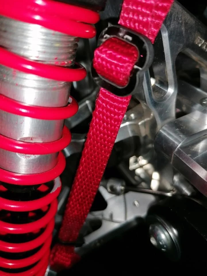 bonehead-rc-upgraded-carbon-fibre-galante-limit-strap-buckles (1).webp