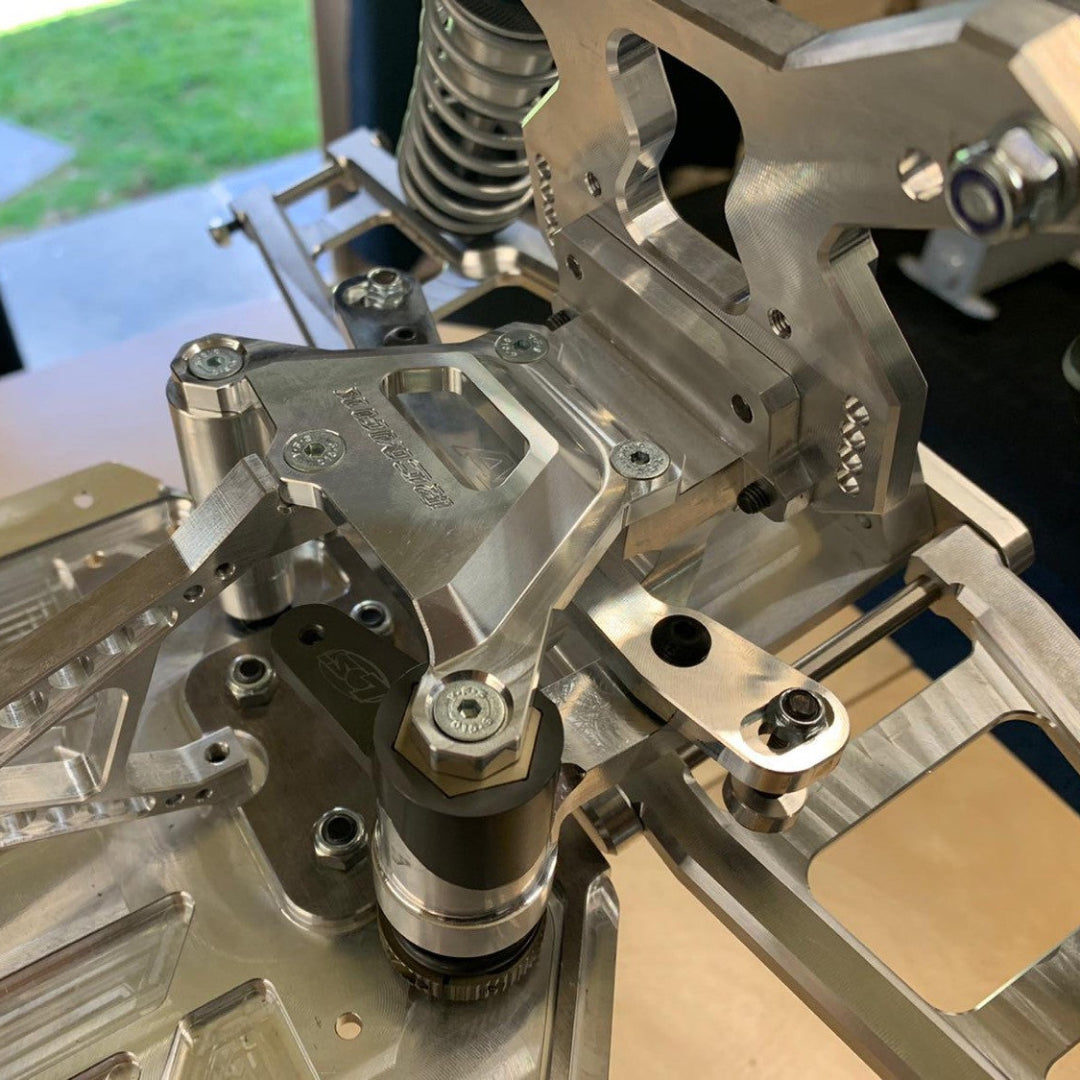 TAYLOR Losi 5T & 5ive 2.0 Front Top Chassis Brace