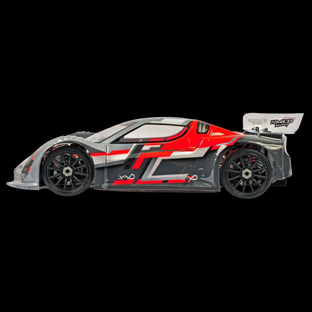 MCD High performance OCTO X 1/8 on road car with hypercar body shell
