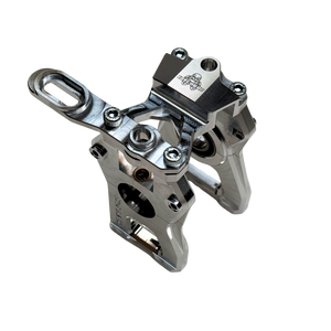 Taylor Losi 5ive-TG 3.0 raw silver billet centre diff mount kit assembled, showing the rapid diff removal top plate and slotted lever